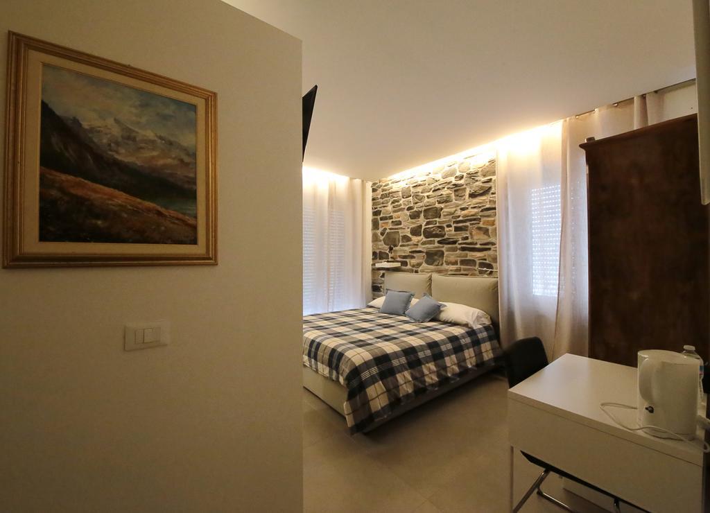 Affittacamere Smile Accomodation Aosta Exterior foto